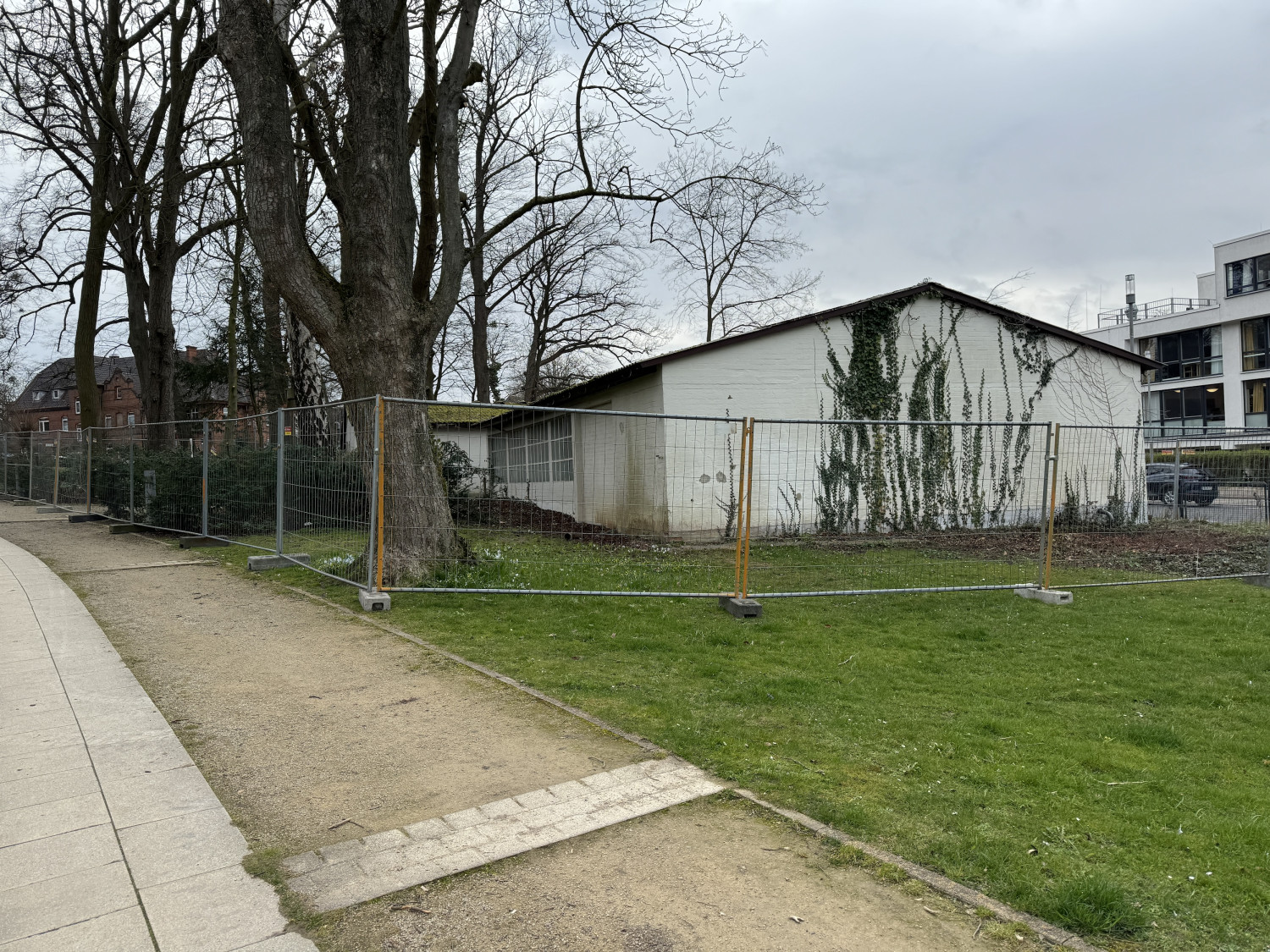 Der Soleschuppen am Rande der Bahnhofstraße in Bad Nenndorf wird saniert.